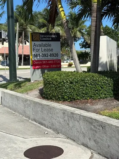 Exterior Signs on Posts Photo